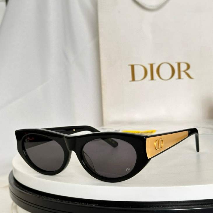 Picture of Dior Sunglasses _SKUfw75842816fw